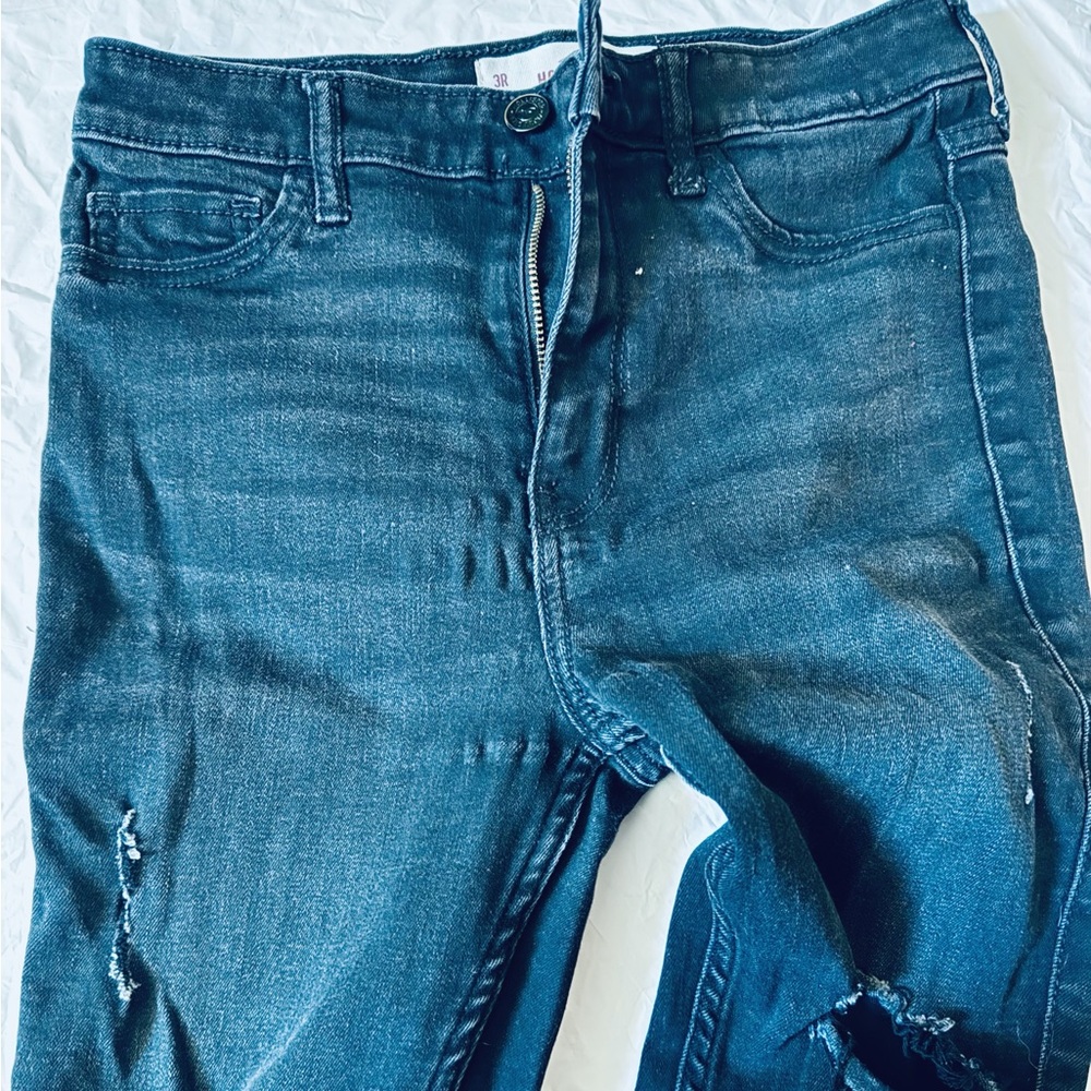 Hollister black distressed skinny jeans